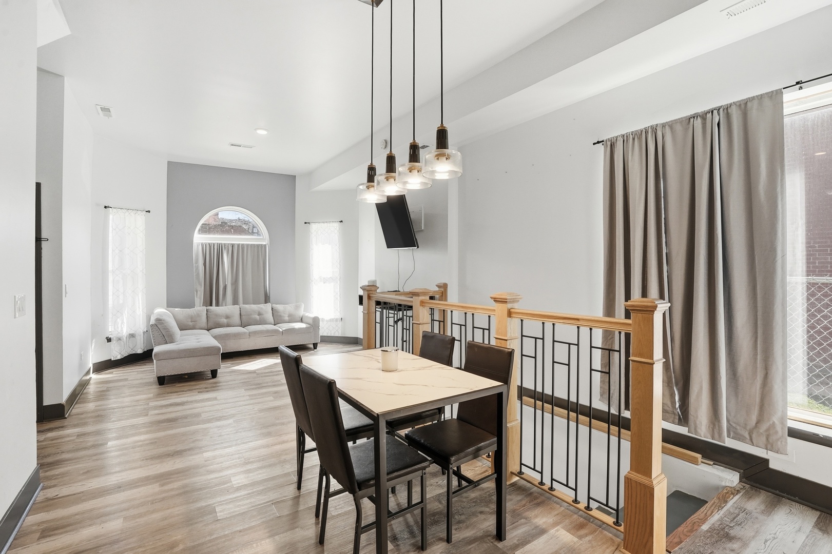 3248 W Maypole Avenue, Chicago, IL 60624