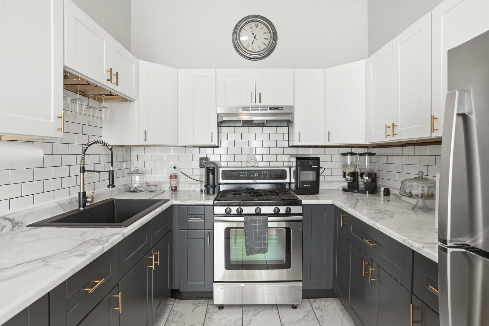 3248 W Maypole Avenue, Chicago, IL 60624