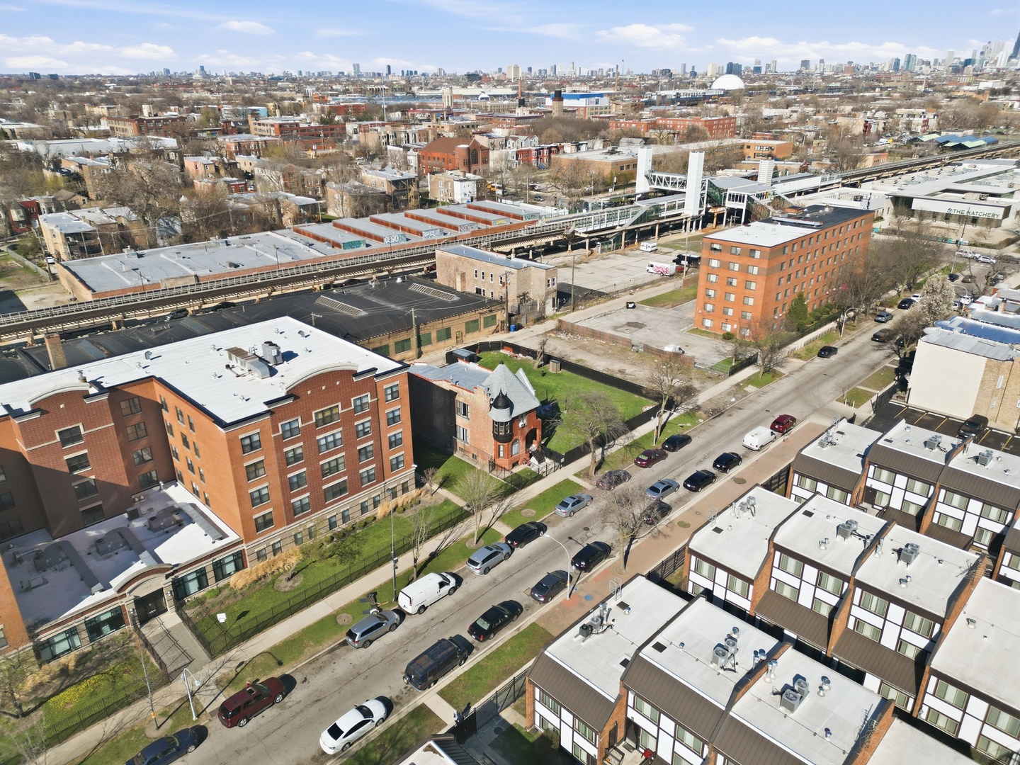 3248 W Maypole Avenue, Chicago, IL 60624