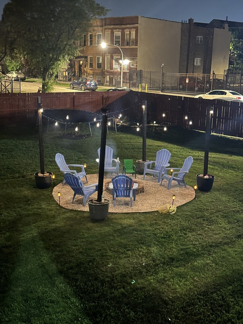 3248 W Maypole Avenue, Chicago, IL 60624