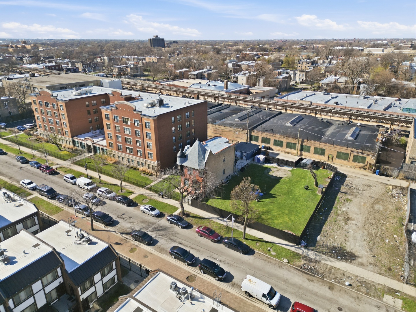 3248 W Maypole Avenue, Chicago, IL 60624