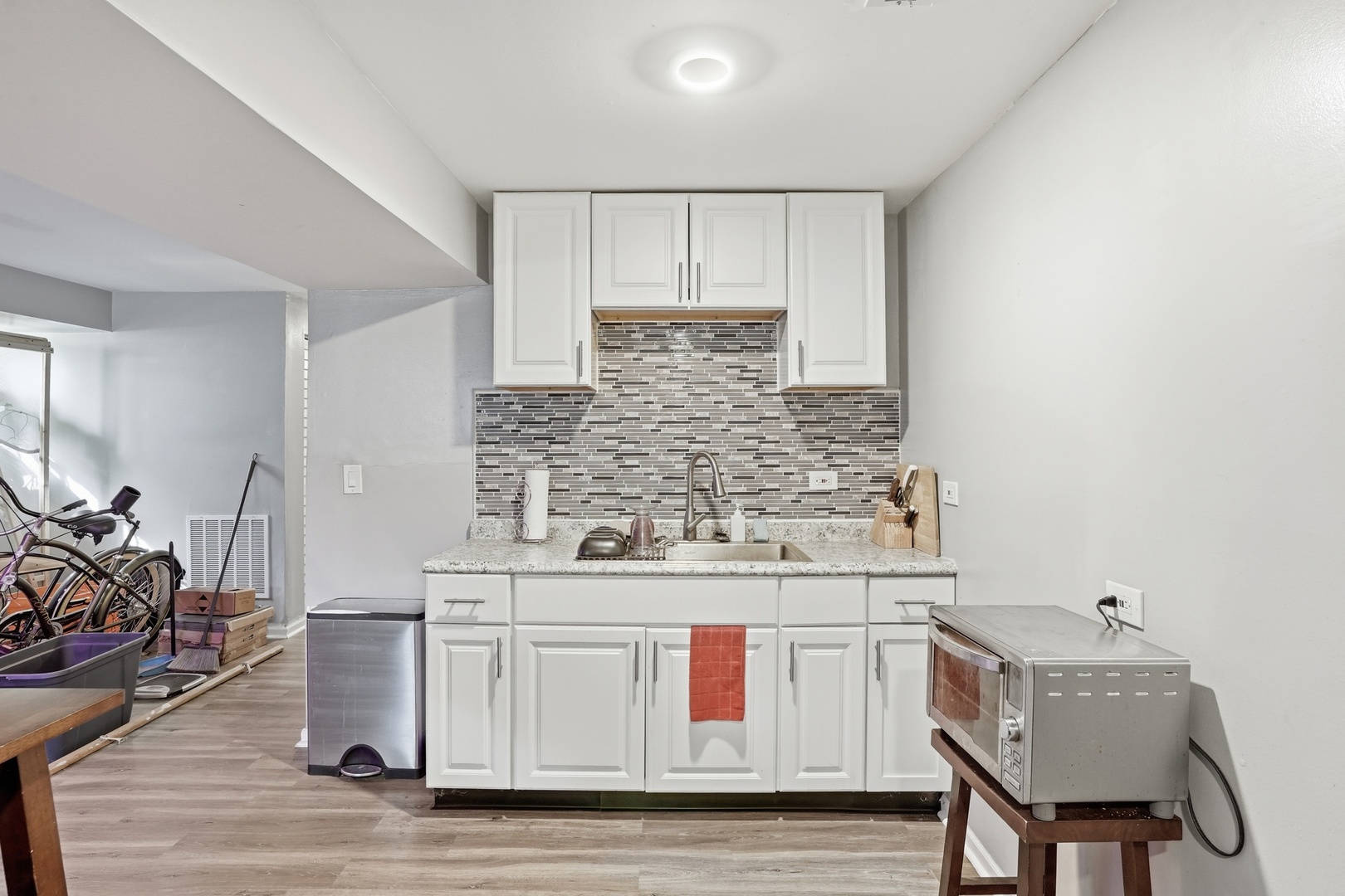 3248 W Maypole Avenue, Chicago, IL 60624