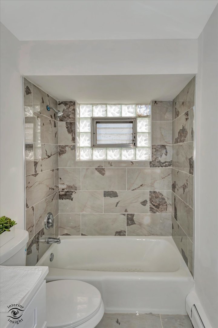 6317 W 64th Place #2S, Chicago, IL 60638