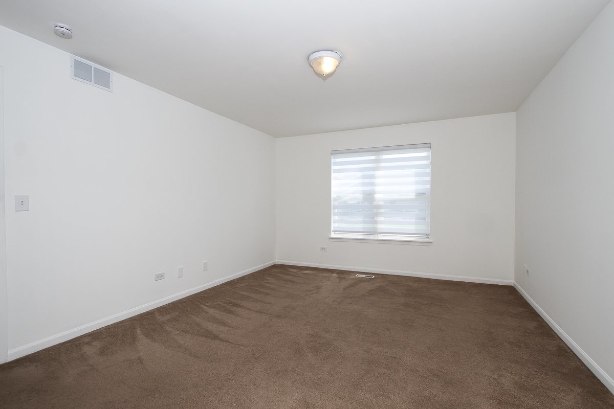 400 Woodview Circle #A, Elgin, IL 60120