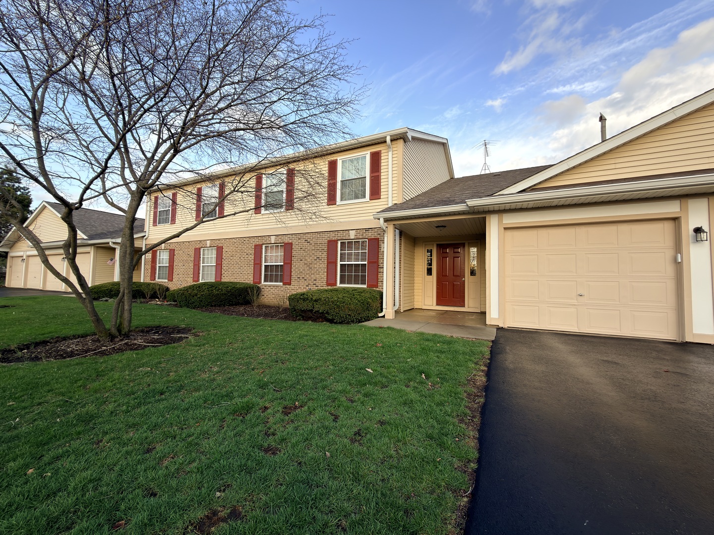 400 Woodview Circle #A, Elgin, IL 60120