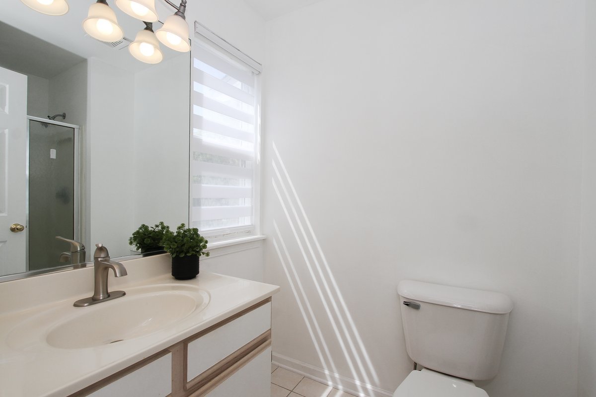 400 Woodview Circle #A, Elgin, IL 60120