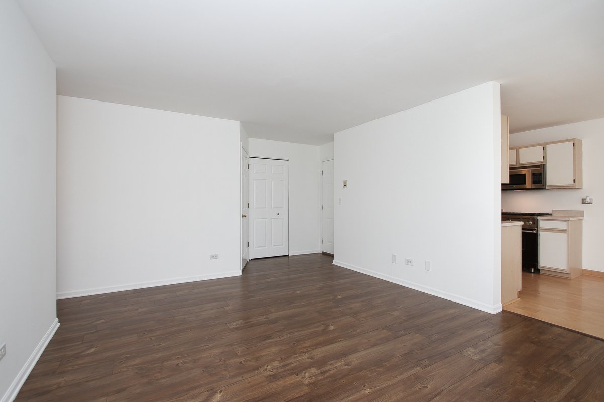 400 Woodview Circle #A, Elgin, IL 60120