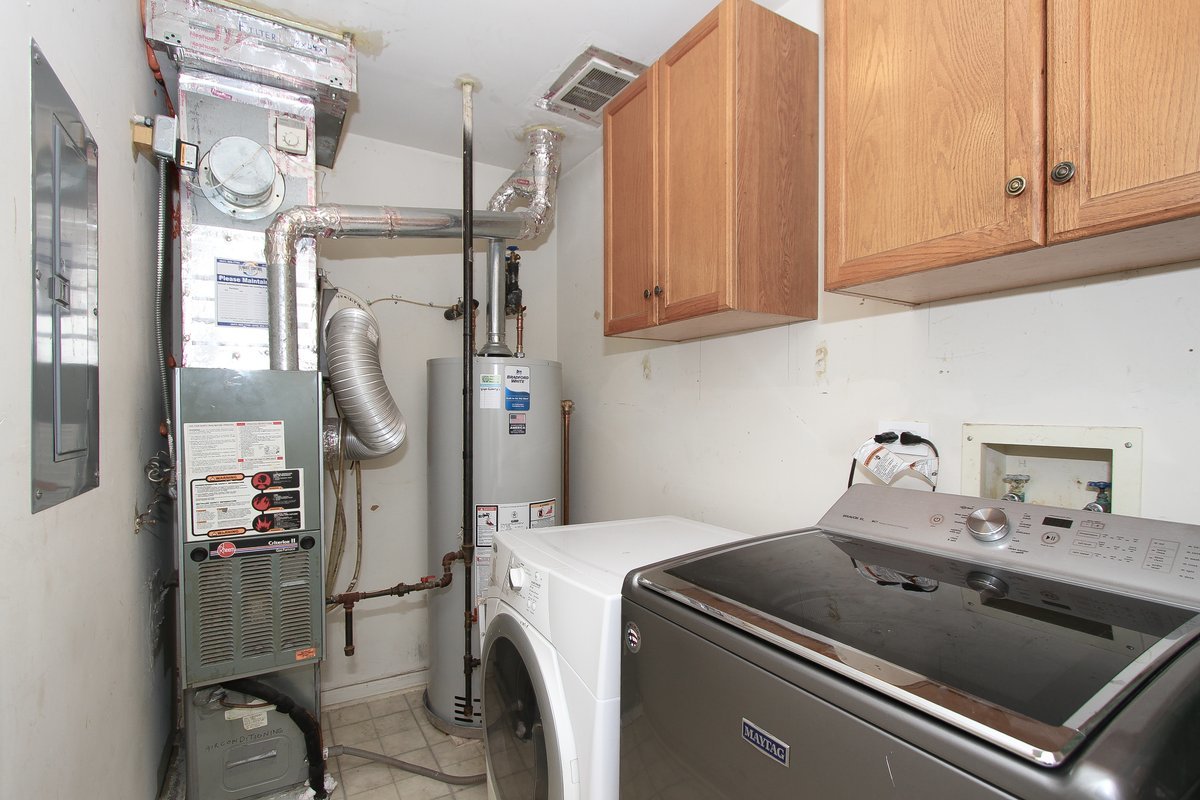 400 Woodview Circle #A, Elgin, IL 60120