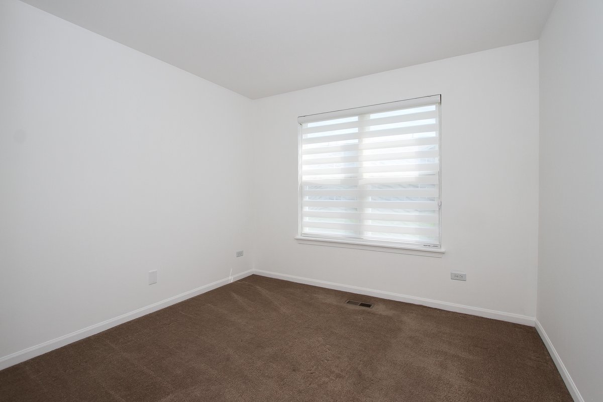 400 Woodview Circle #A, Elgin, IL 60120