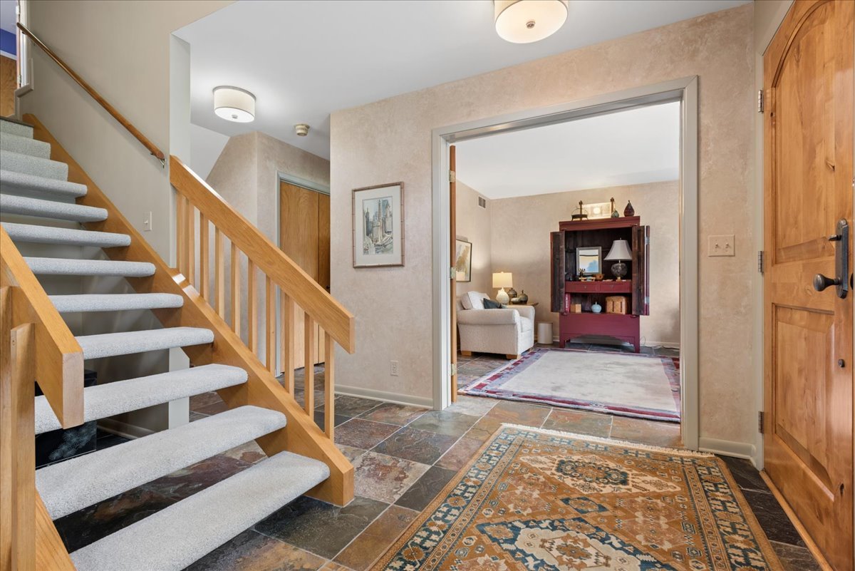 500 Parkview Place, Burr Ridge, IL 60527