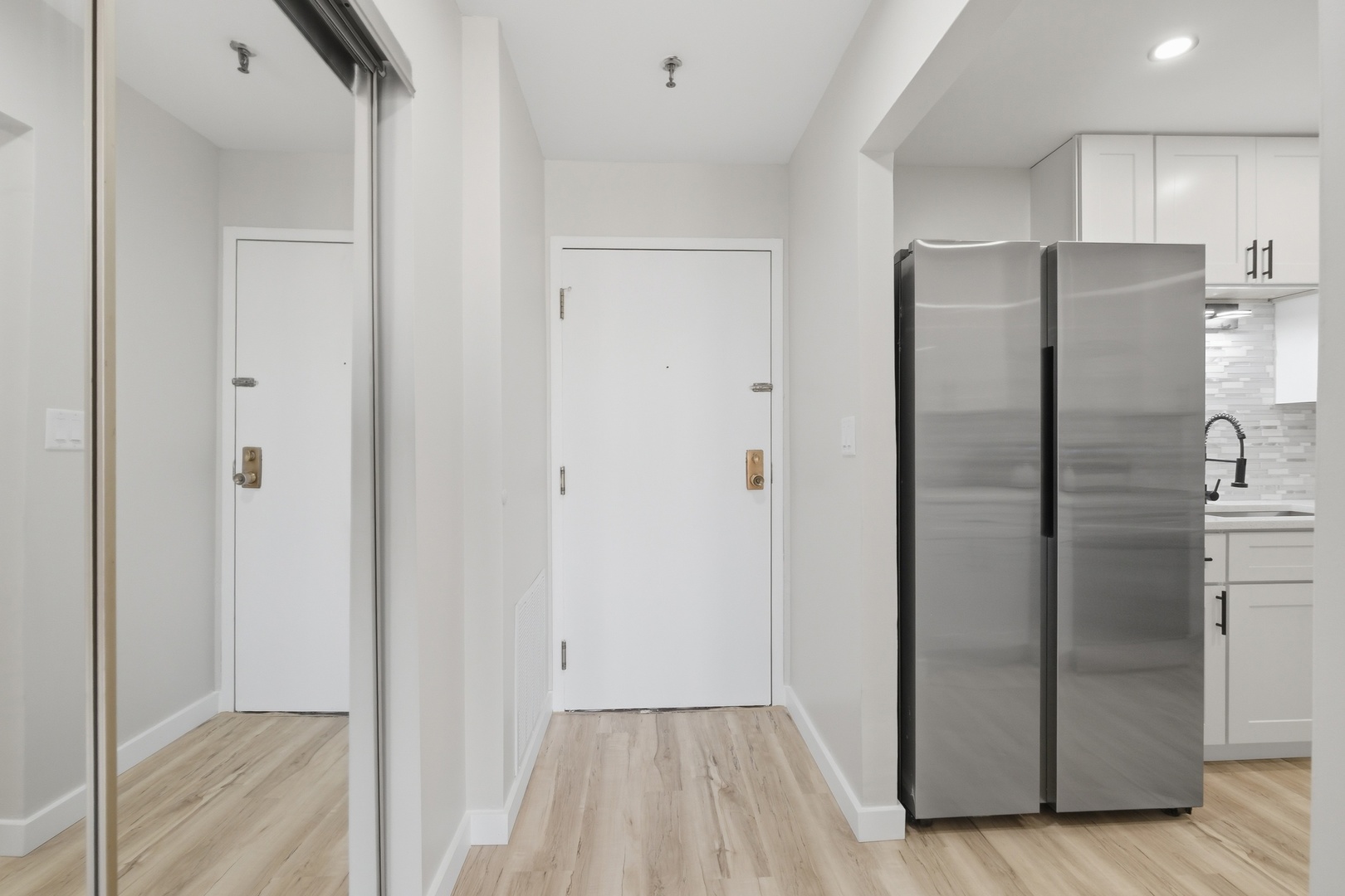 1777 W Crystal Lane #602, Mount Prospect, IL 60056