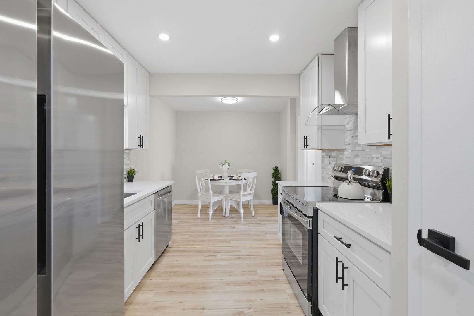 1777 W Crystal Lane #602, Mount Prospect, IL 60056