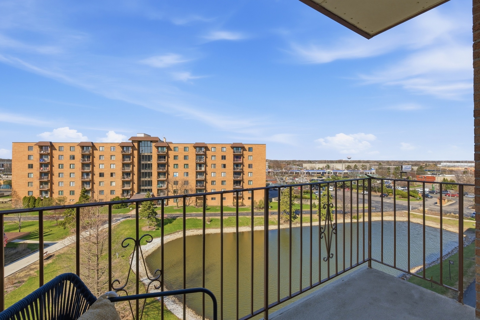 1777 W Crystal Lane #602, Mount Prospect, IL 60056