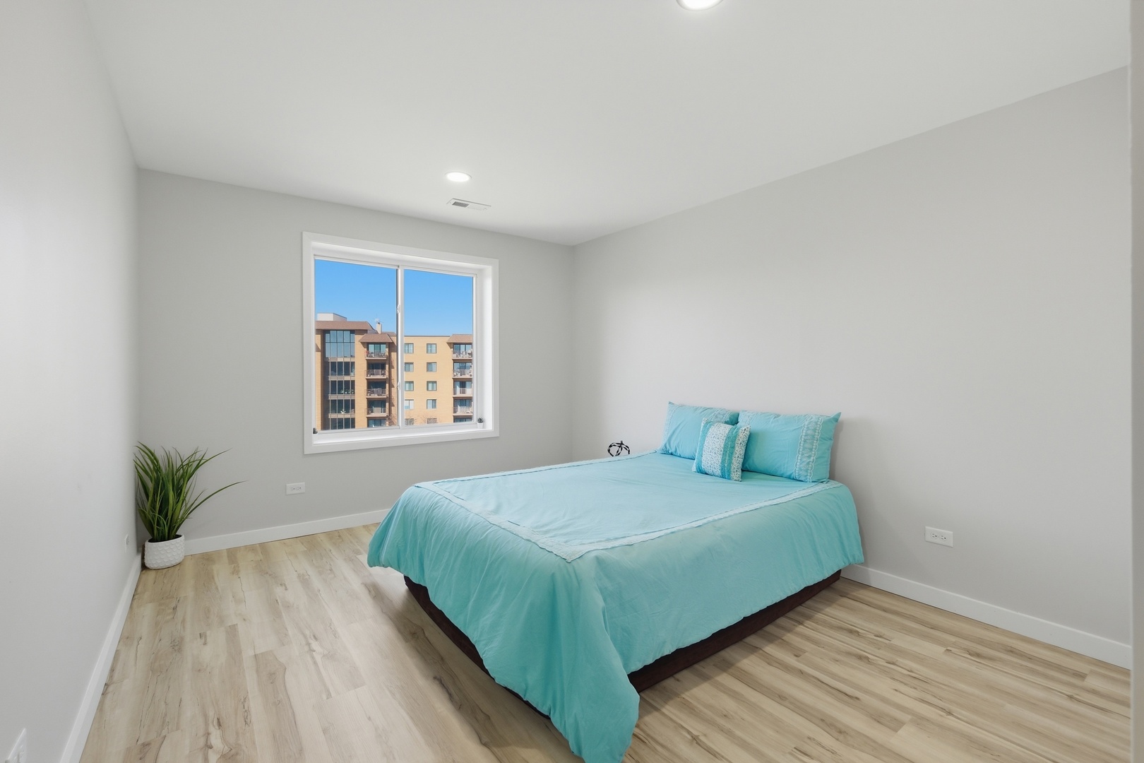 1777 W Crystal Lane #602, Mount Prospect, IL 60056