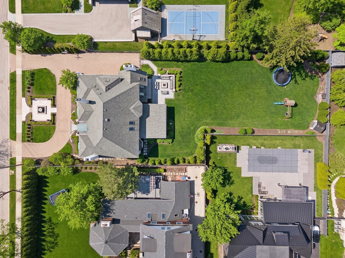 21 E 8th Street, Hinsdale, IL 60521