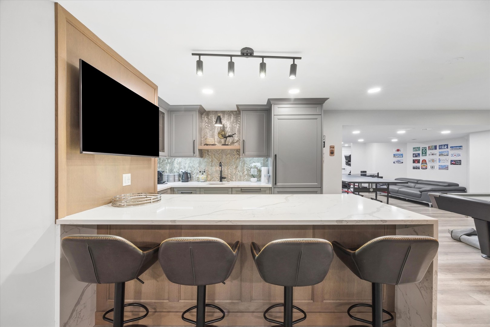 21 E 8th Street, Hinsdale, IL 60521