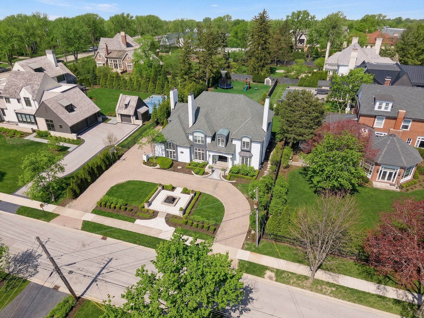 21 E 8th Street, Hinsdale, IL 60521