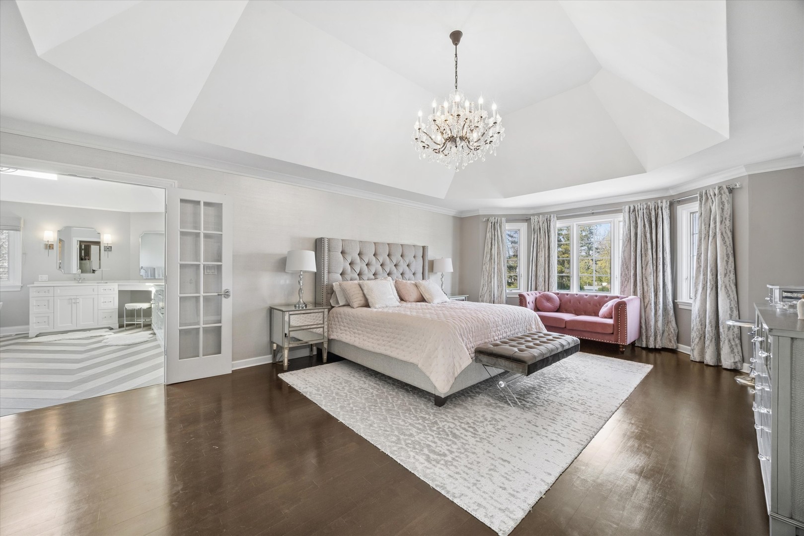 21 E 8th Street, Hinsdale, IL 60521