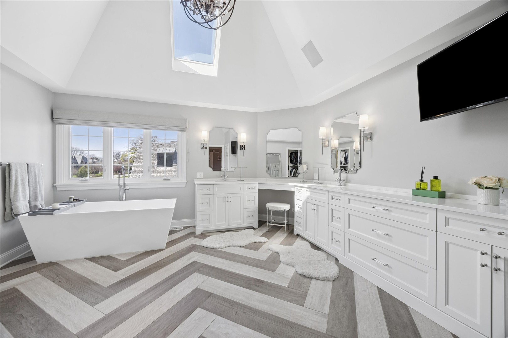 21 E 8th Street, Hinsdale, IL 60521