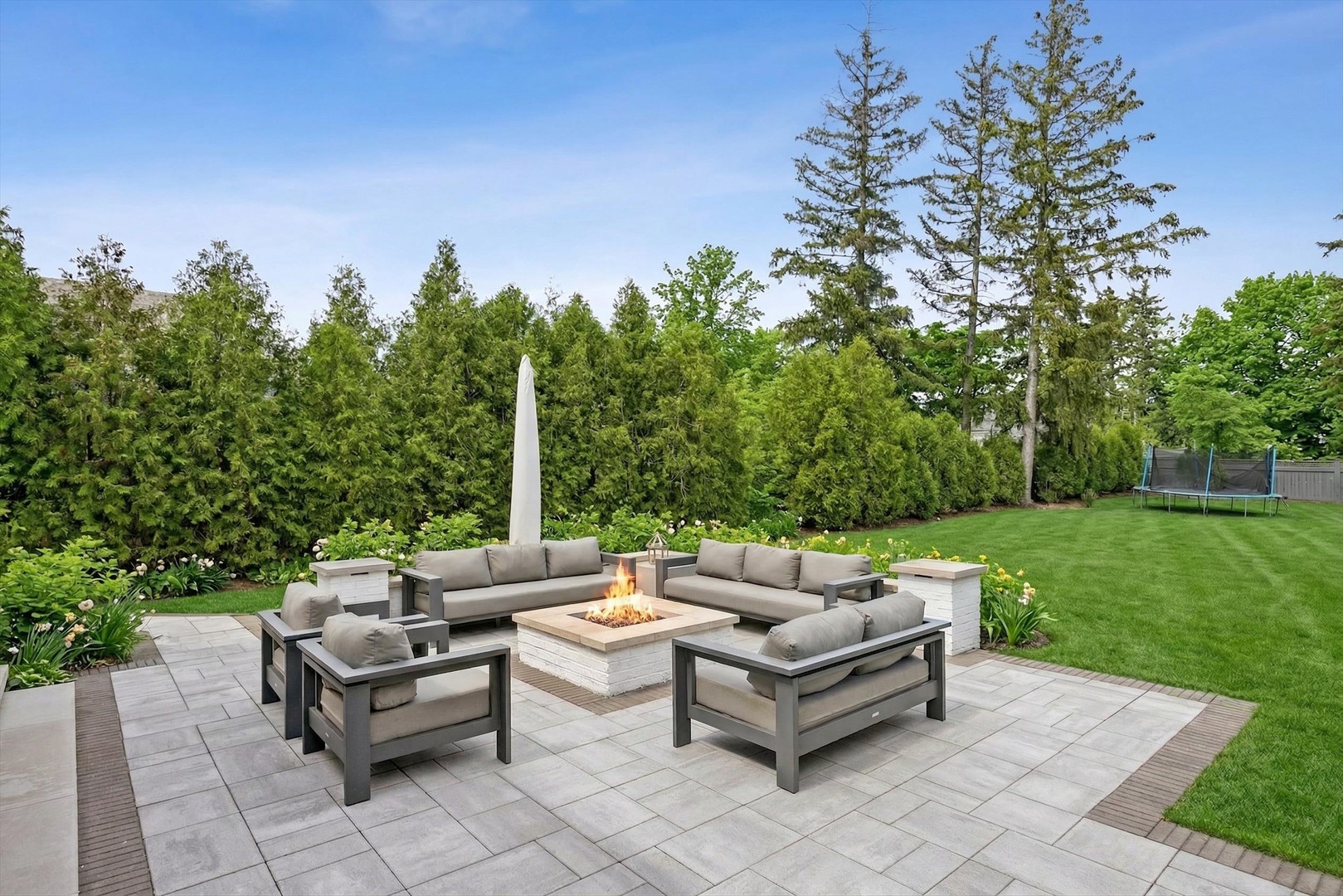 21 E 8th Street, Hinsdale, IL 60521