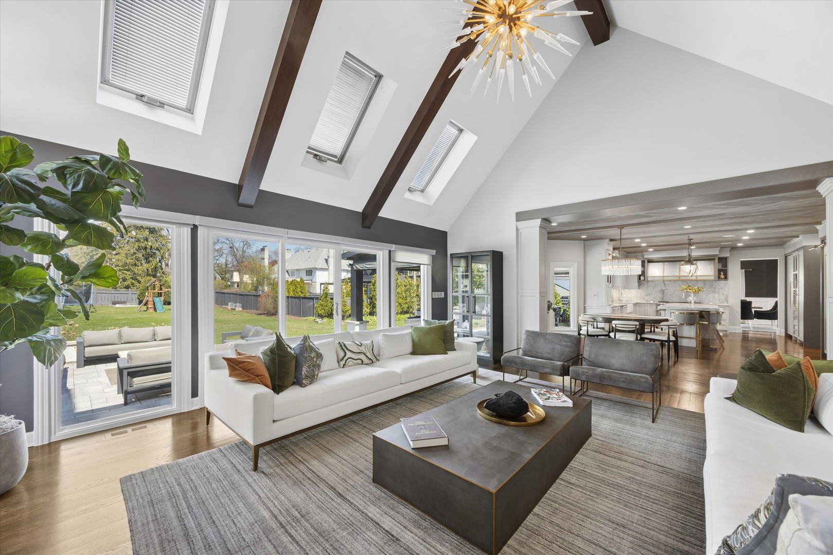 21 E 8th Street, Hinsdale, IL 60521