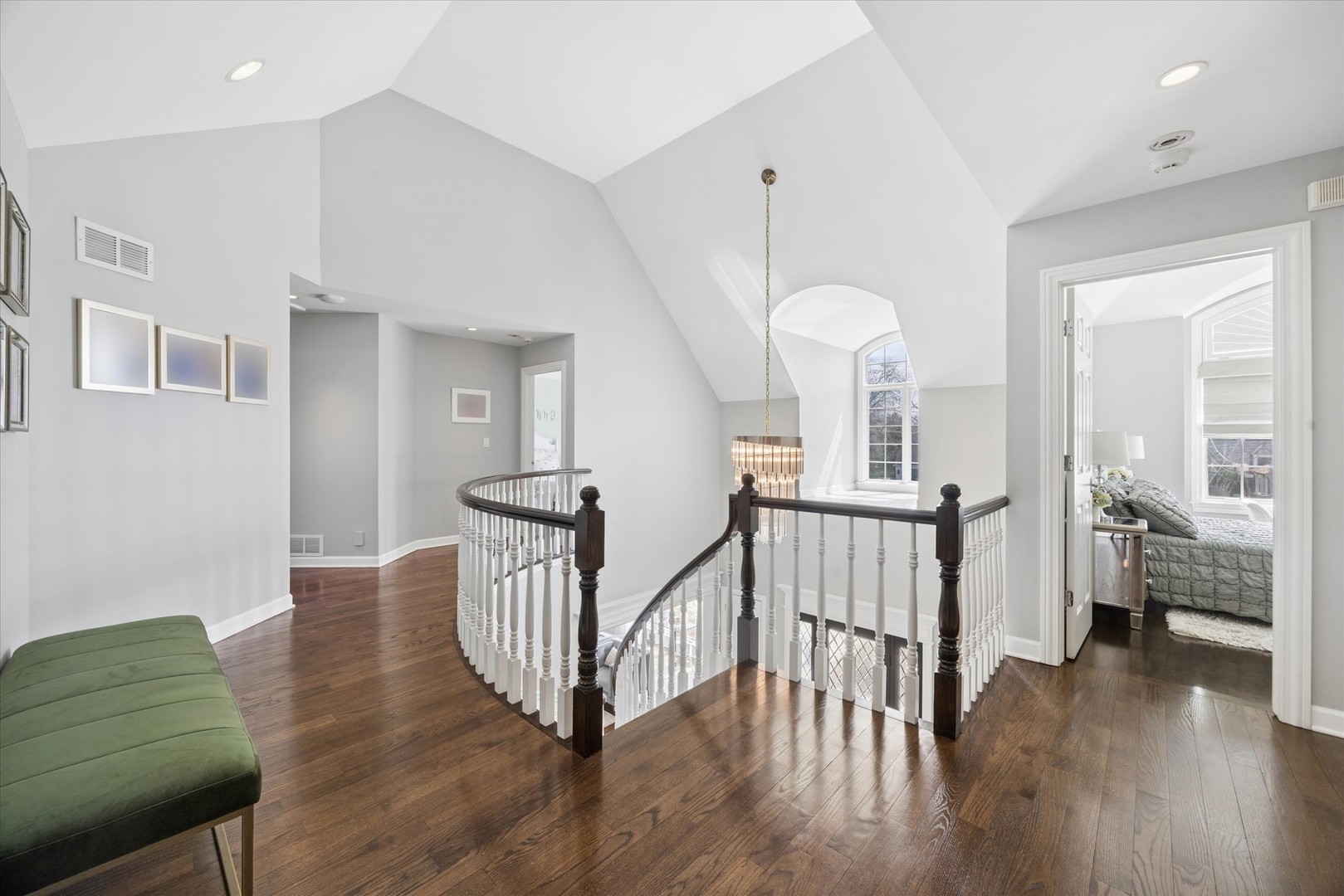 21 E 8th Street, Hinsdale, IL 60521