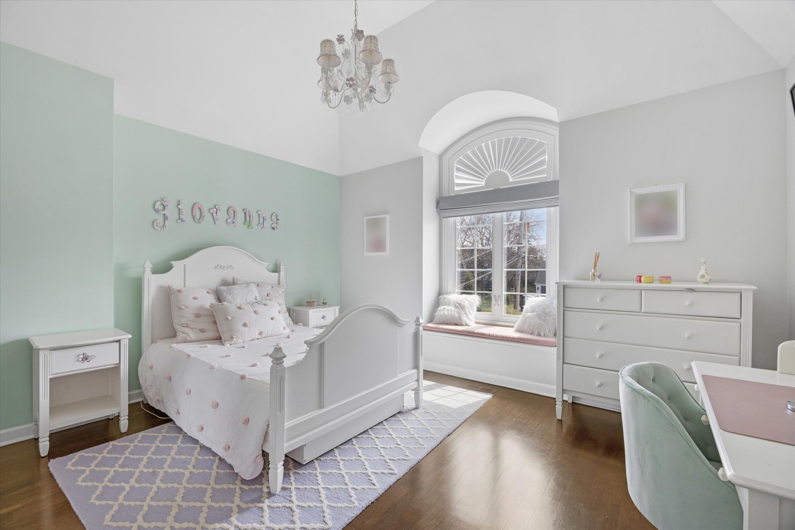 21 E 8th Street, Hinsdale, IL 60521