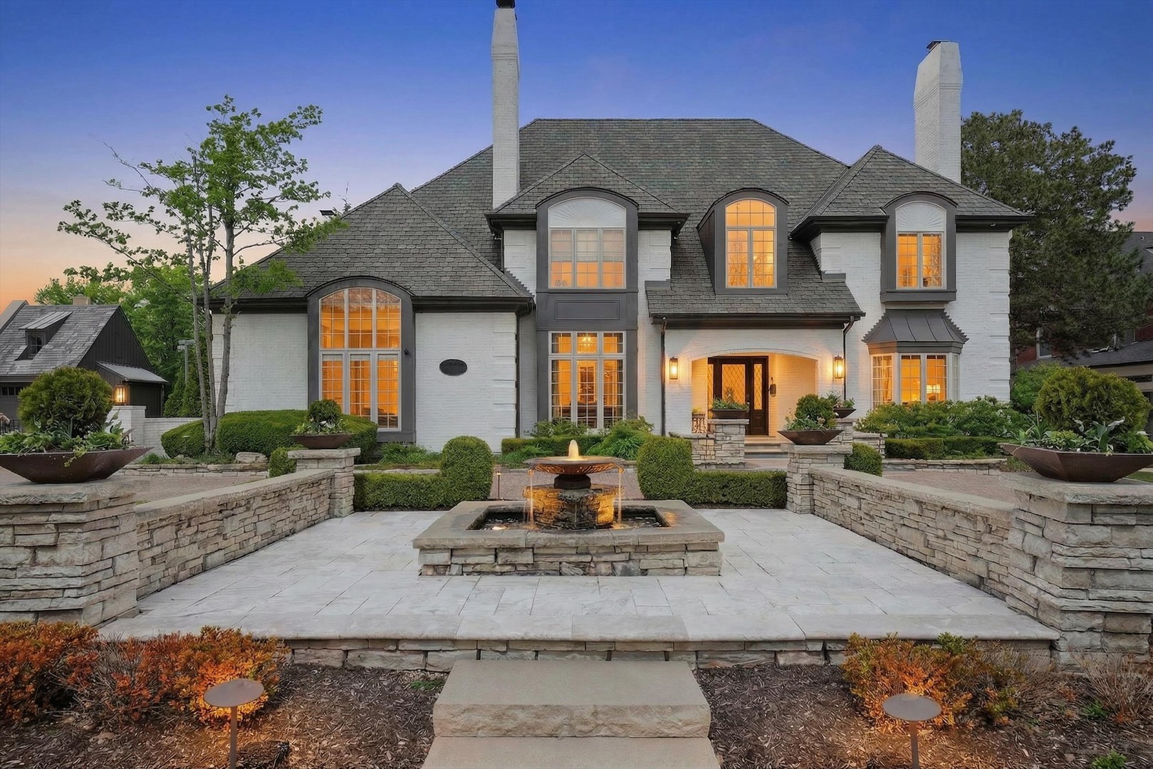 21 E 8th Street, Hinsdale, IL 60521