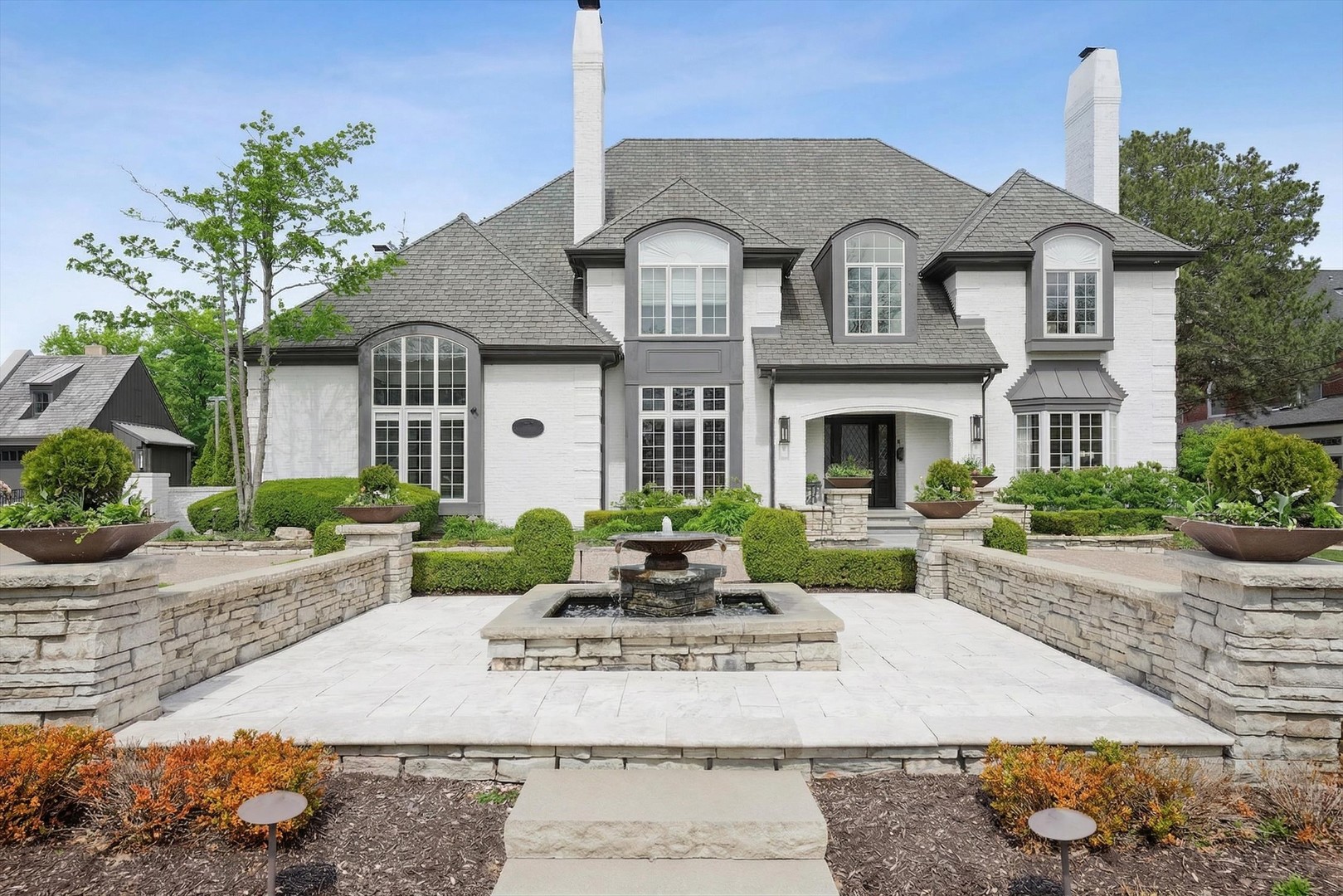 21 E 8th Street, Hinsdale, IL 60521