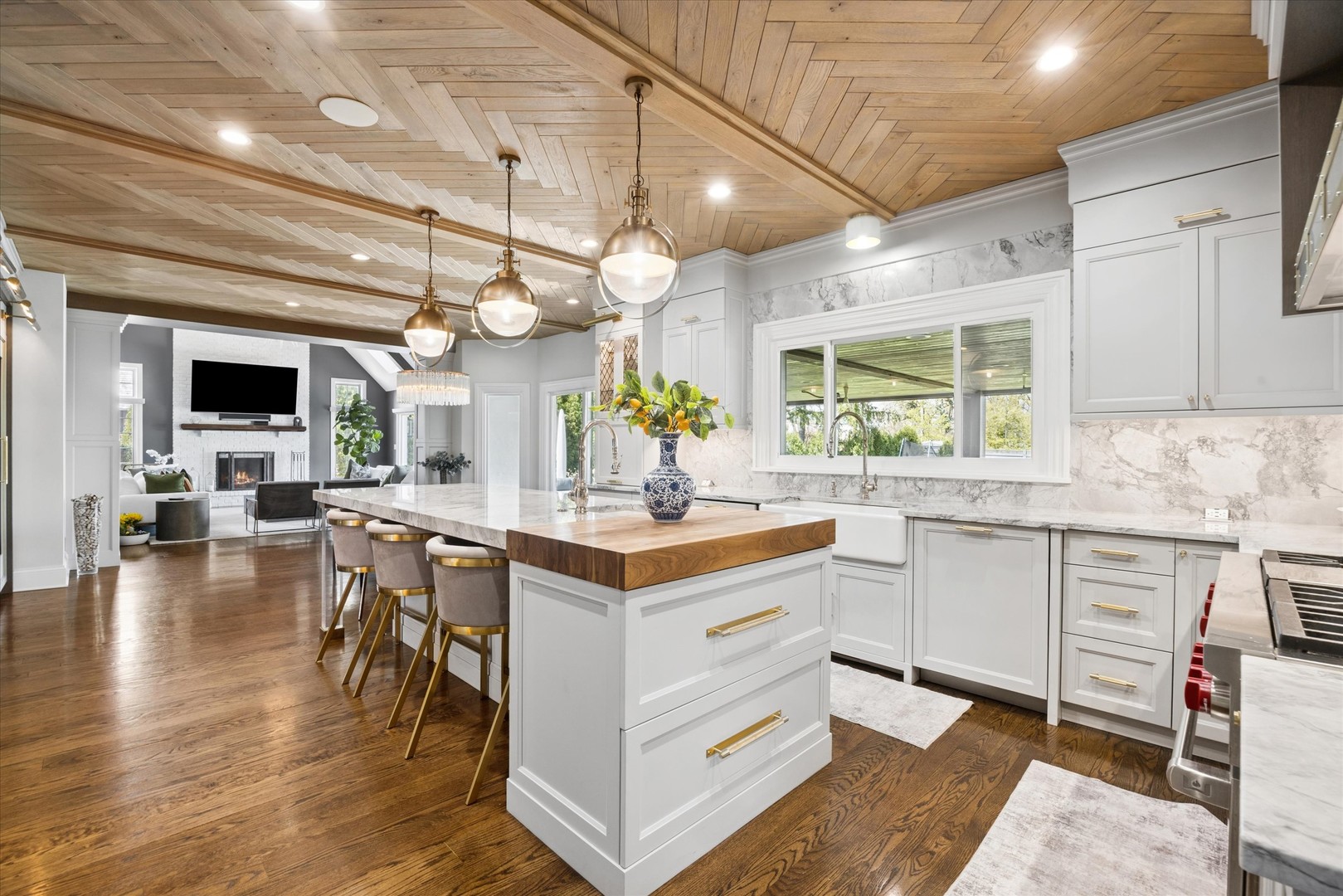 21 E 8th Street, Hinsdale, IL 60521