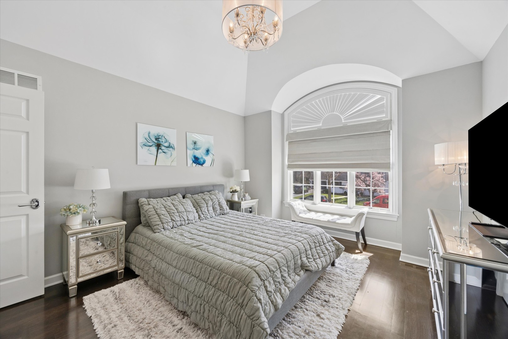 21 E 8th Street, Hinsdale, IL 60521