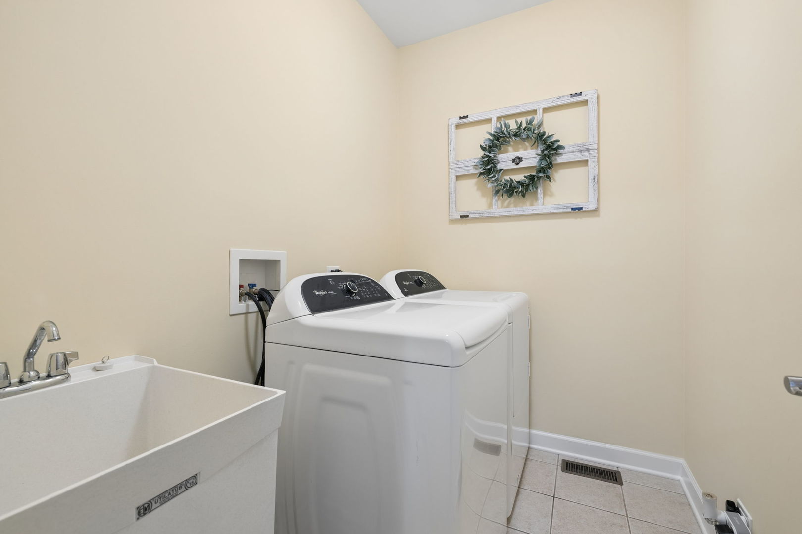 26404 W Red Apple Road, Plainfield, IL 60585