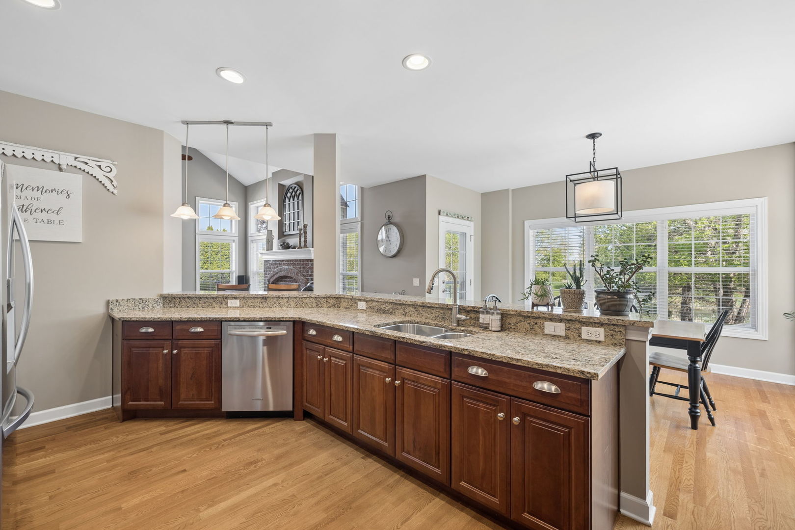 26404 W Red Apple Road, Plainfield, IL 60585