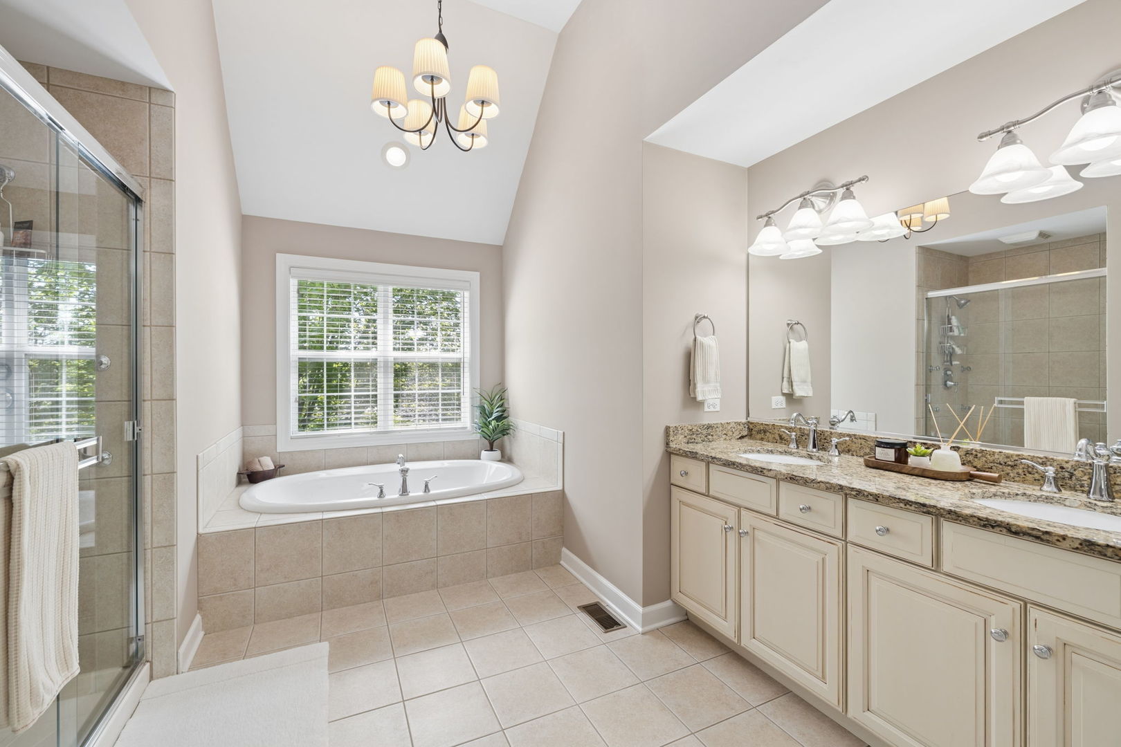 26404 W Red Apple Road, Plainfield, IL 60585