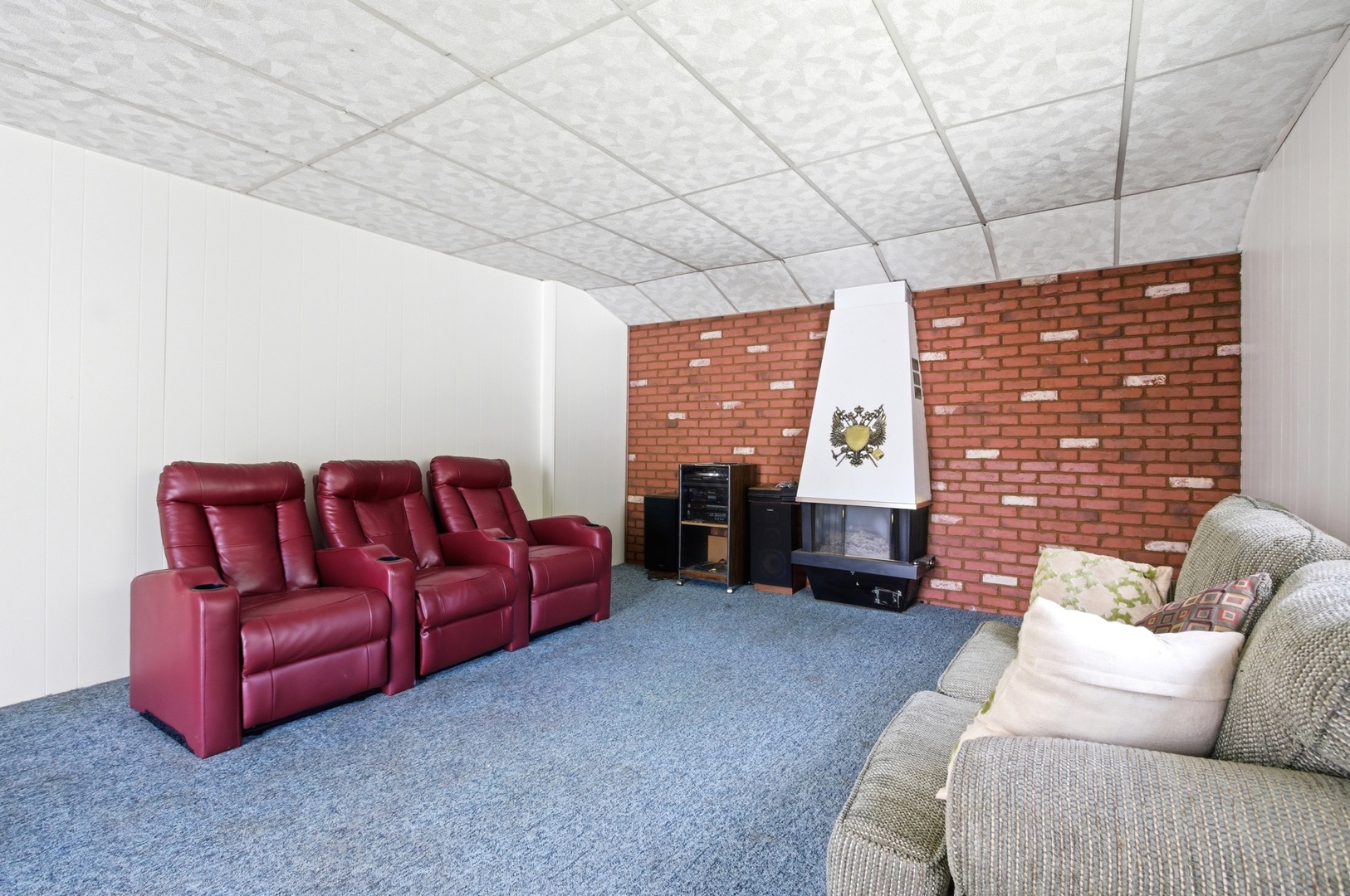 1360 Balmoral Avenue, Calumet City, IL 60409