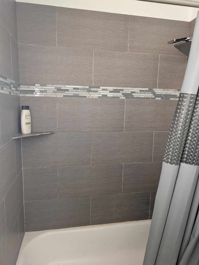 8128 S Coles Avenue, Chicago, IL 60617