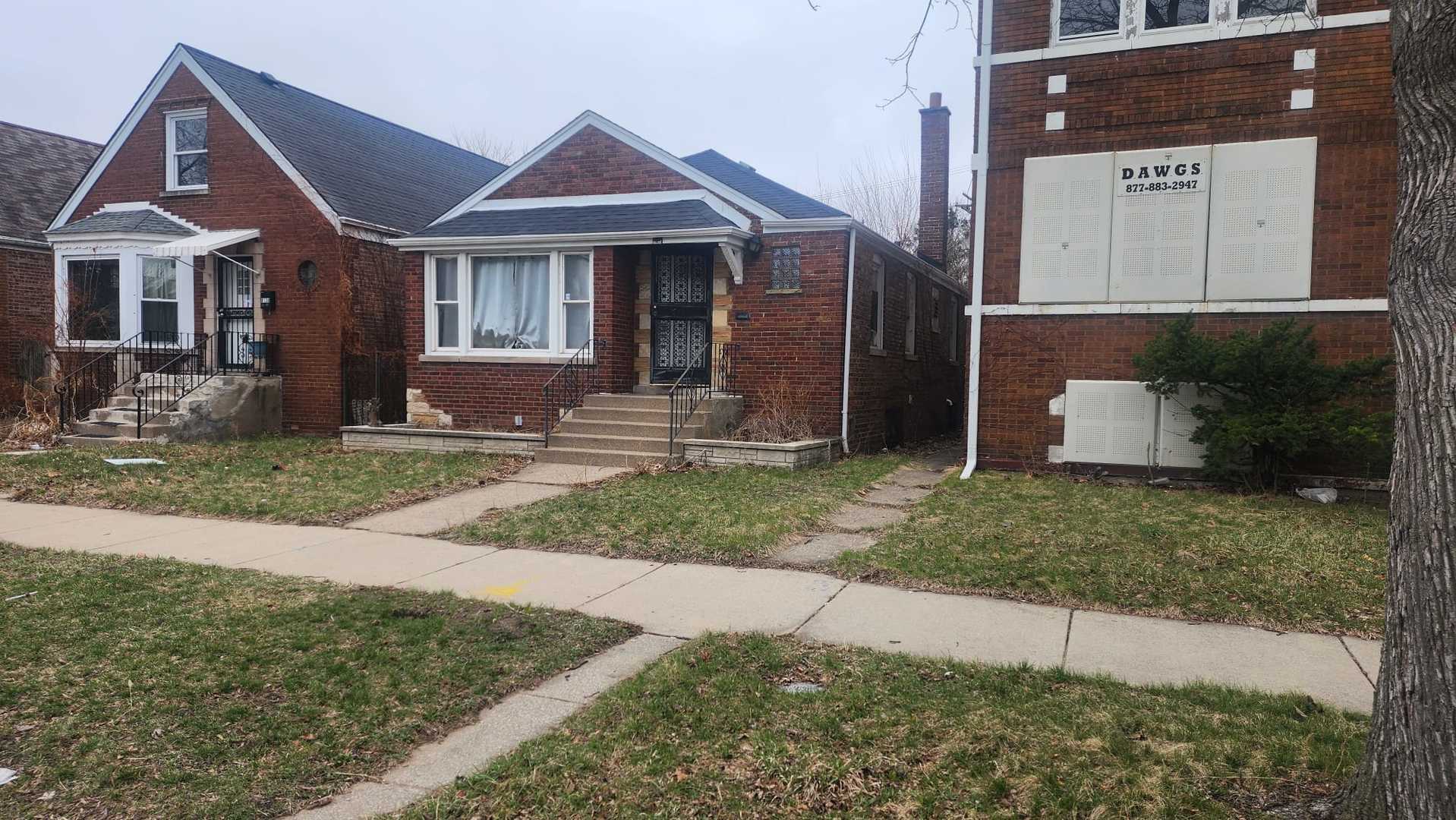 8128 S Coles Avenue, Chicago, IL 60617