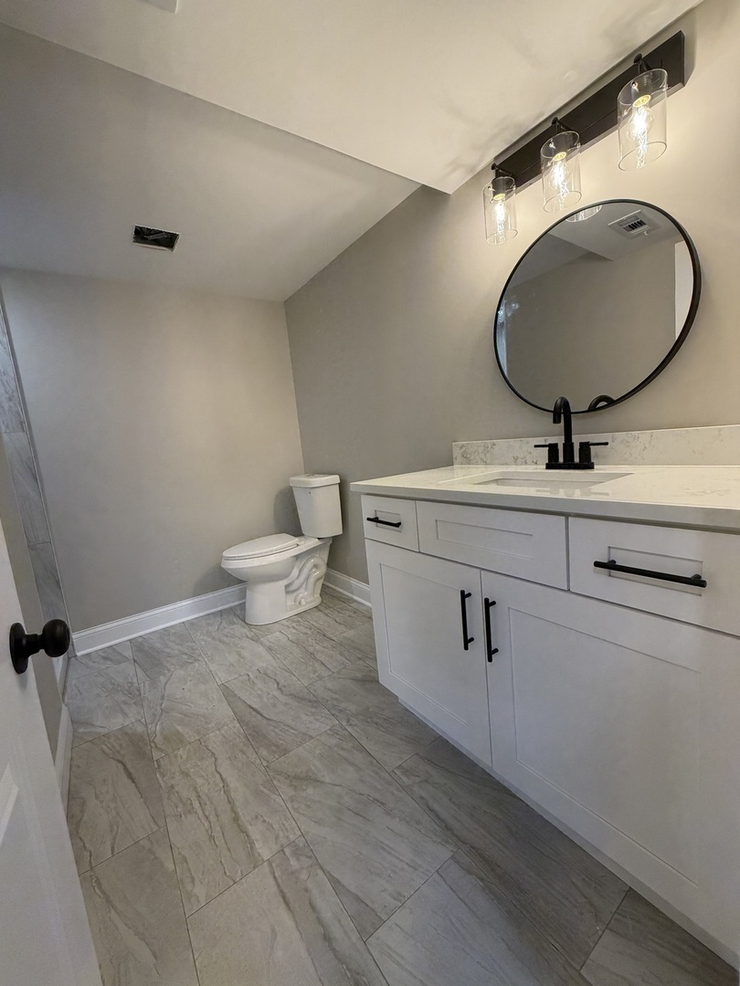 7547 Blazer Avenue, Justice, IL 60458