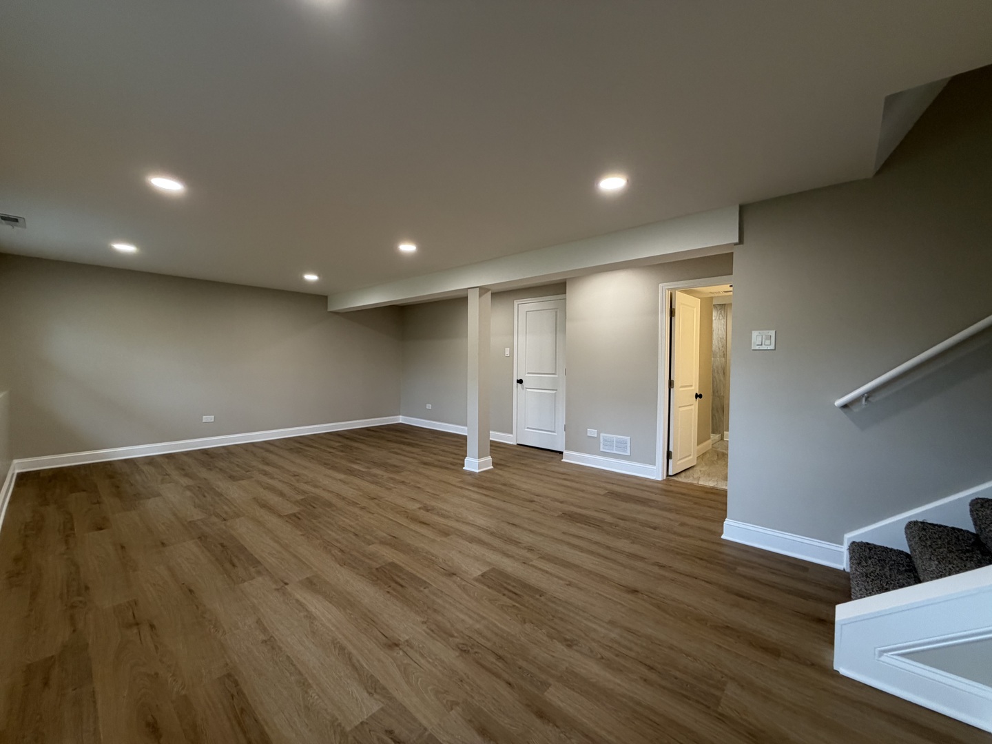 7547 Blazer Avenue, Justice, IL 60458