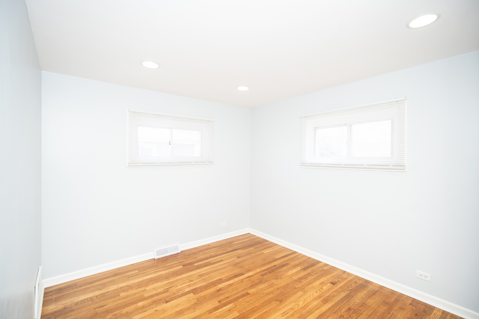 16221 Hermitage Avenue, Markham, IL 60428