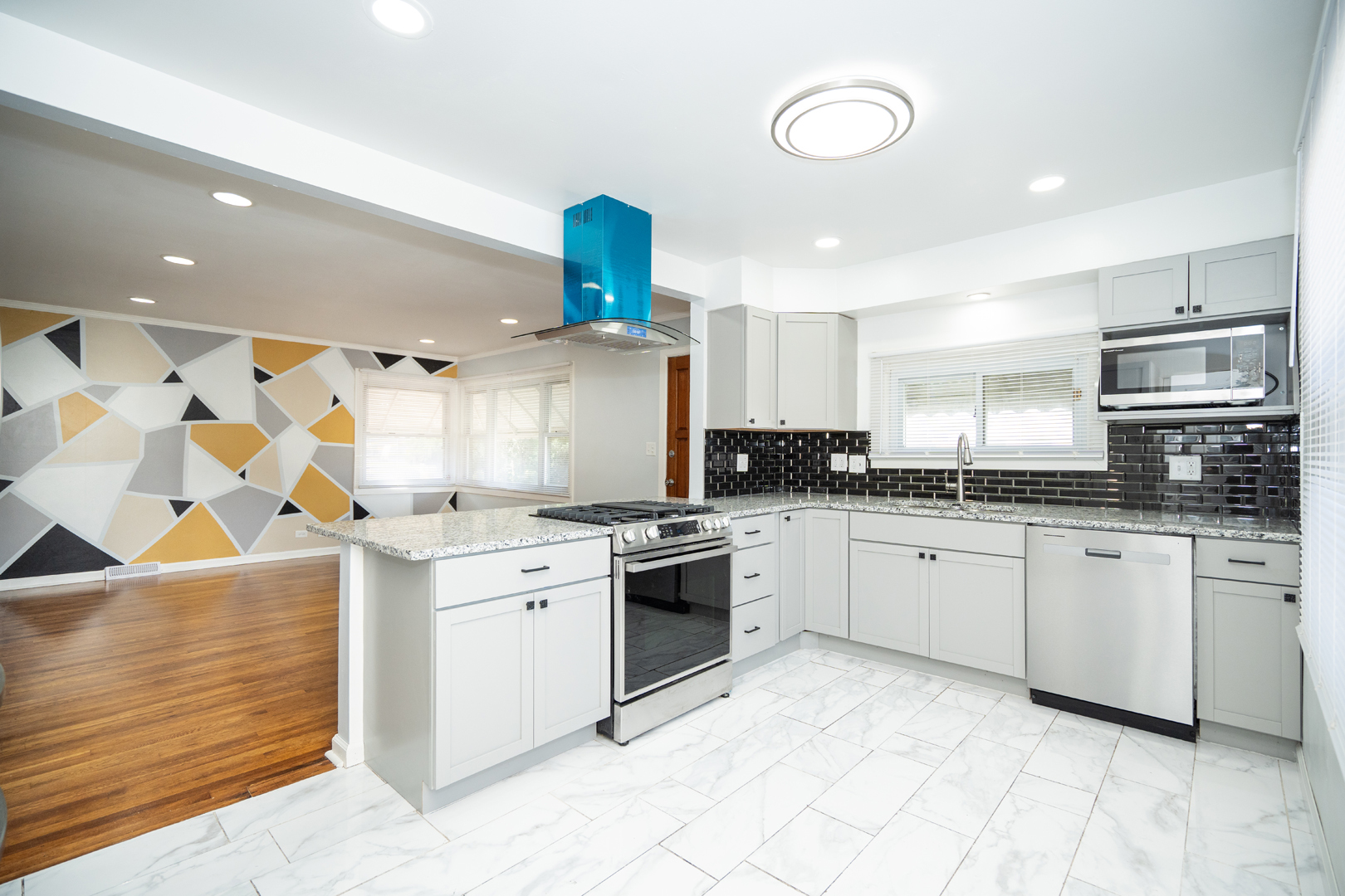 16221 Hermitage Avenue, Markham, IL 60428