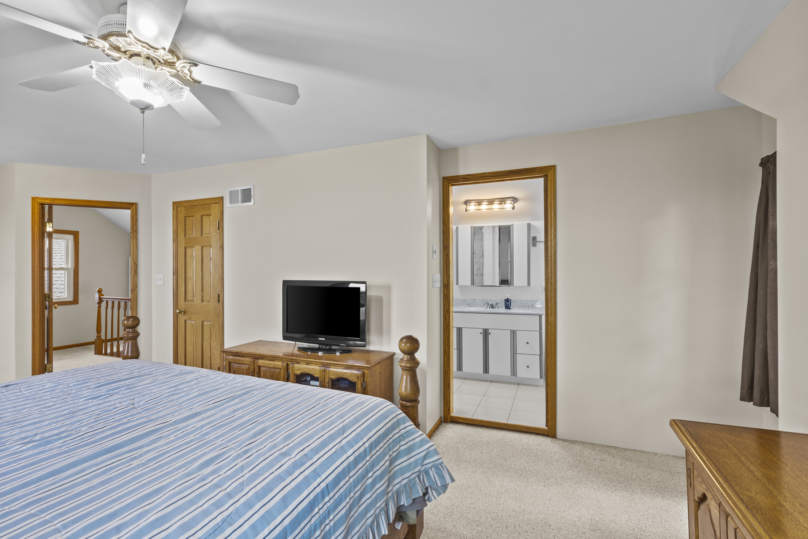 9619 E 11000 Road, Grant Park, IL 60940