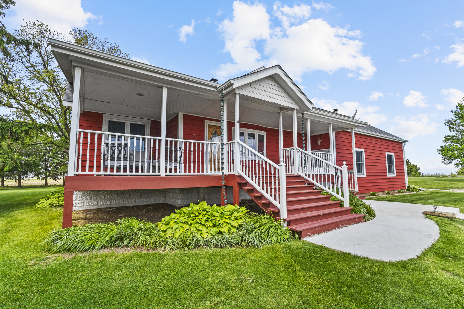 9619 E 11000 Road, Grant Park, IL 60940