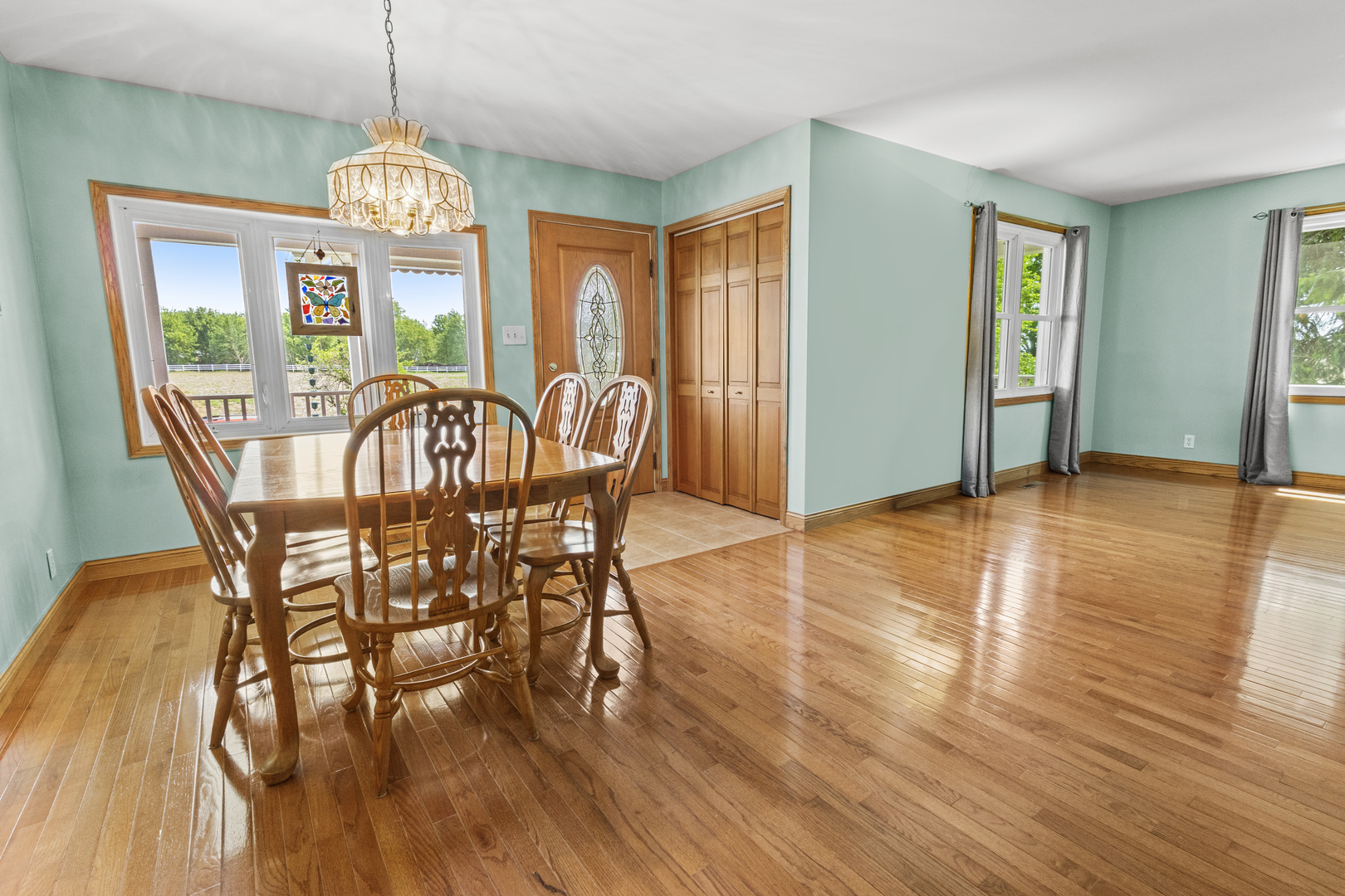 9619 E 11000 Road, Grant Park, IL 60940