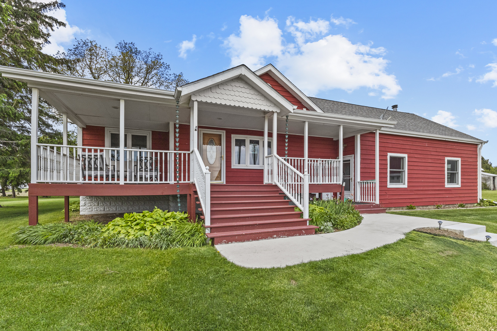 9619 E 11000 Road, Grant Park, IL 60940