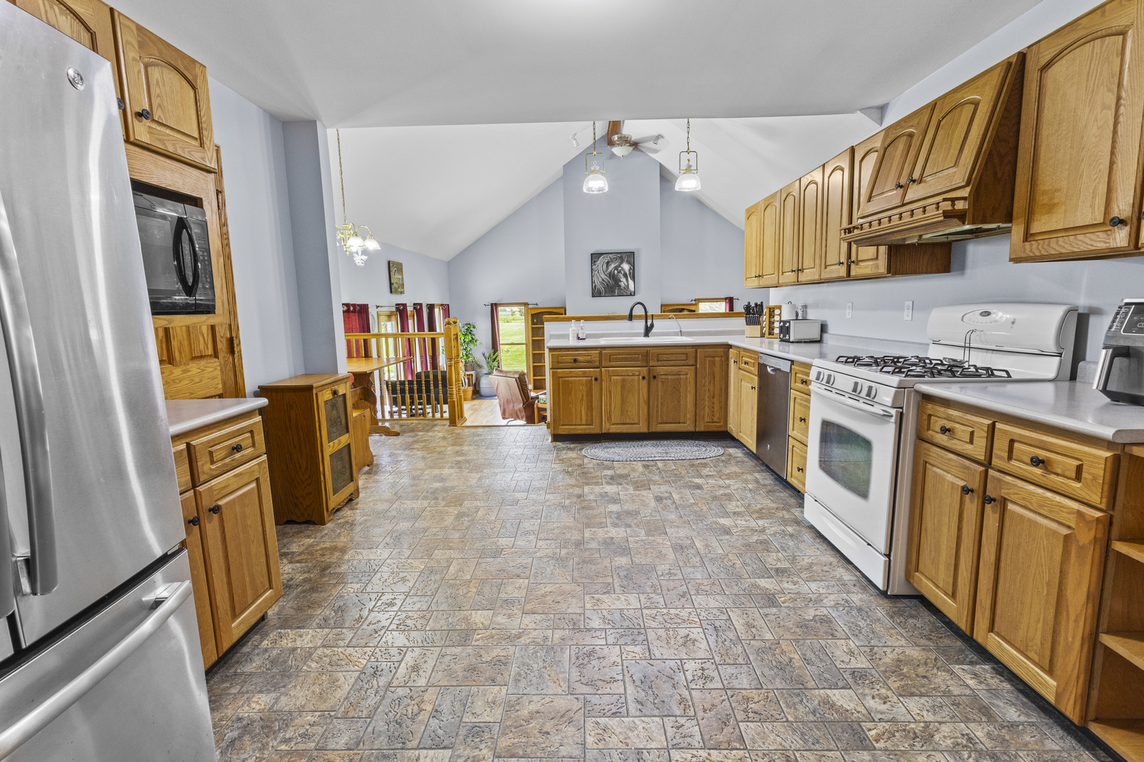 9619 E 11000 Road, Grant Park, IL 60940