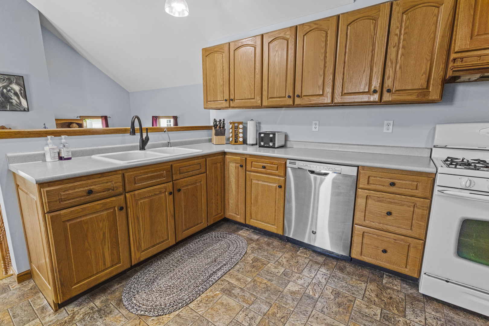 9619 E 11000 Road, Grant Park, IL 60940