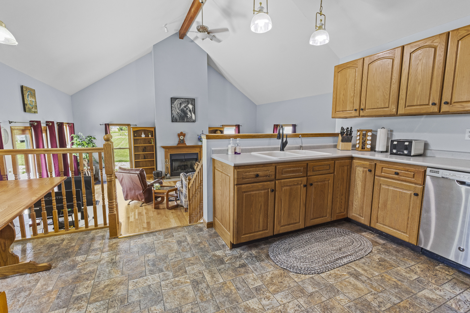 9619 E 11000 Road, Grant Park, IL 60940