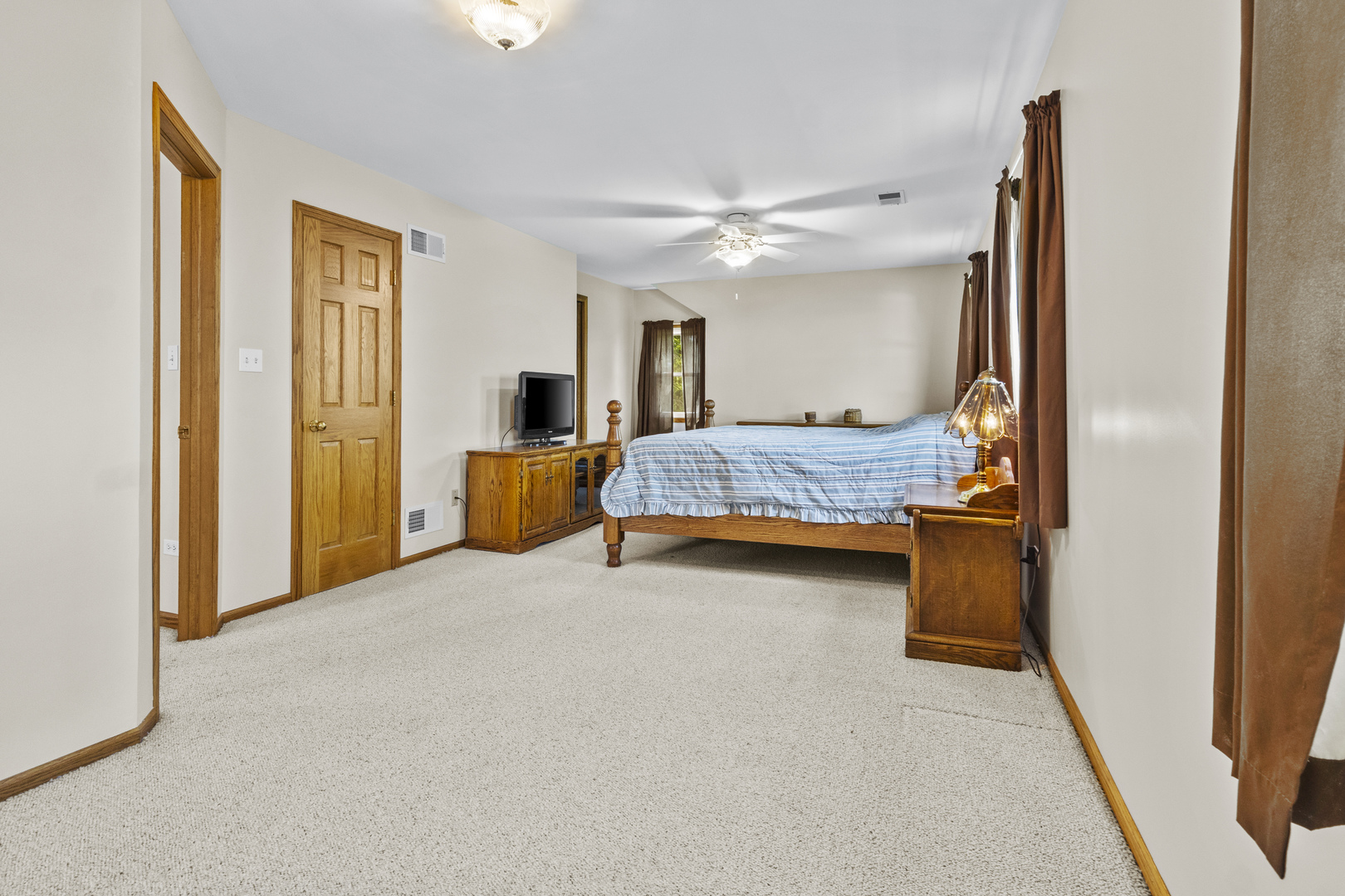 9619 E 11000 Road, Grant Park, IL 60940