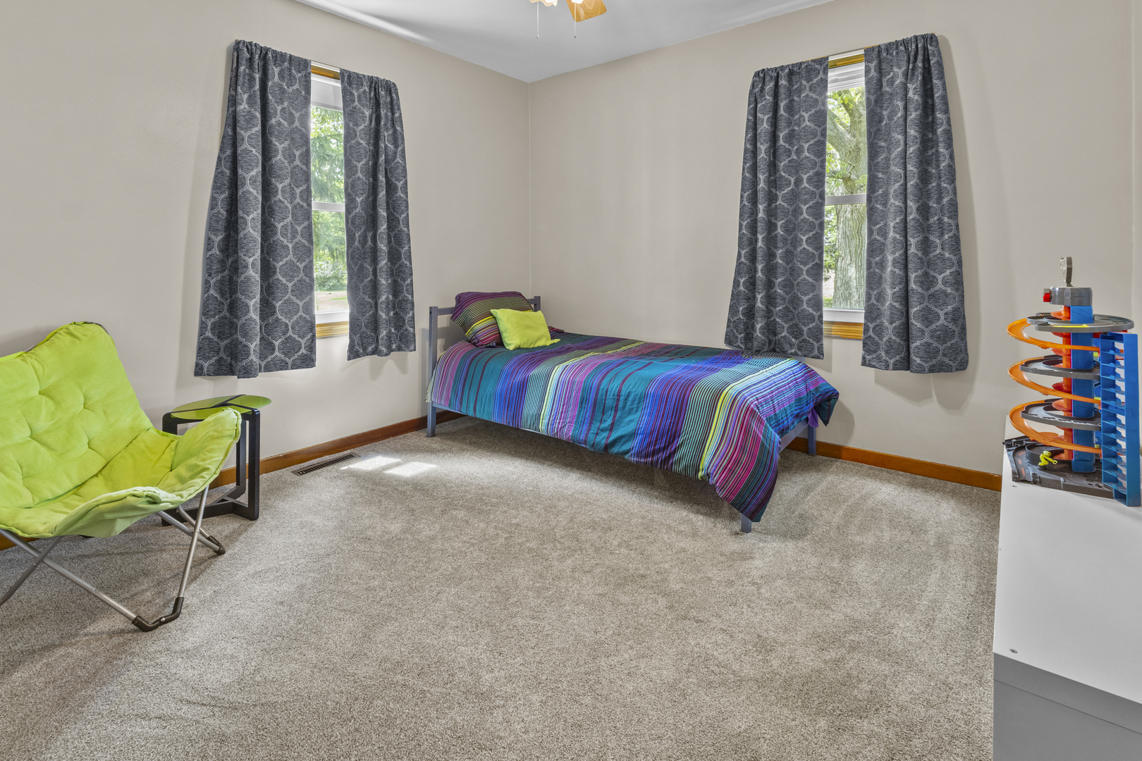 9619 E 11000 Road, Grant Park, IL 60940